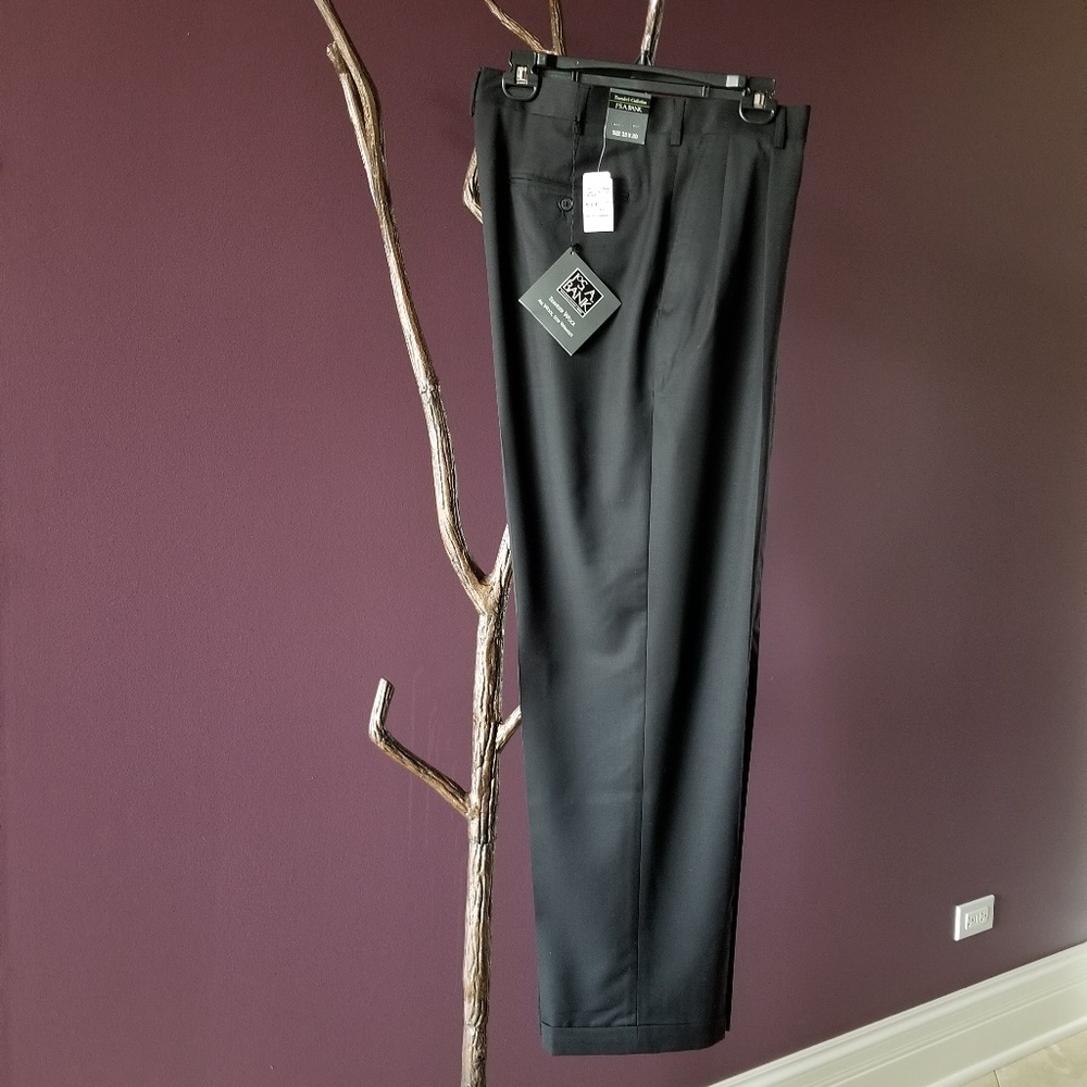 Jos. A. Bank Traveler's Collection 35x30 Black NWT